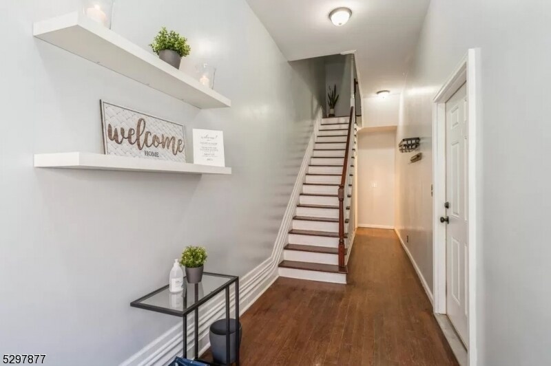 Foto principal - 62 Columbia St