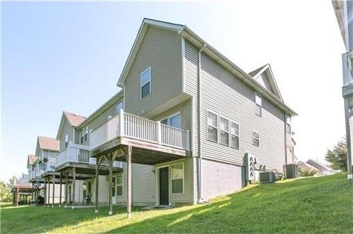 Foto del edificio - 9840 N Lewis Ave