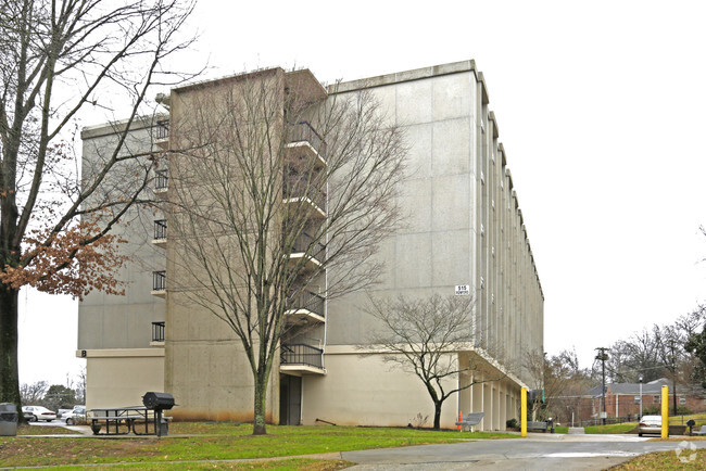 Building Photo - Cagle Terrace