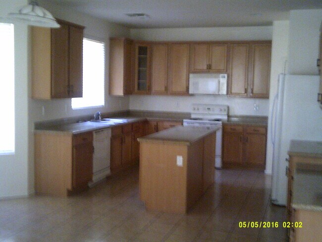 Foto del edificio - 15620 W Shangri La Rd