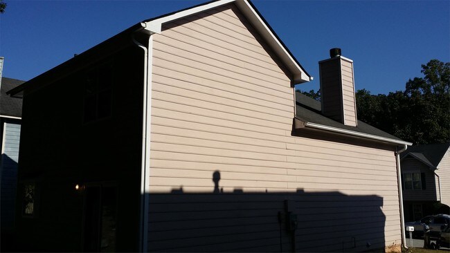 Building Photo - 3711 Oakwood Manor