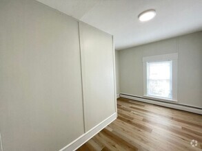 Building Photo - 53 Pennacook St