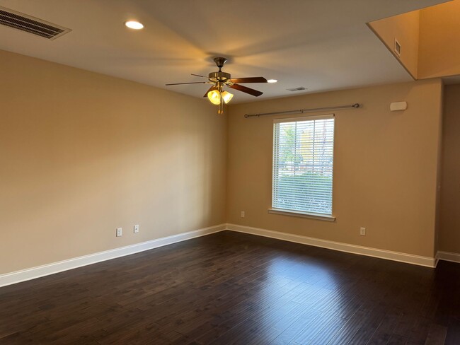 Building Photo - 3 BR Bellevue Townhome in Harpeth Park