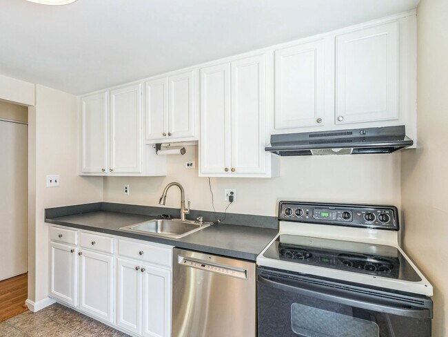 Foto del edificio - 4 Bedroom / 2 Bathroom Single Family Home ...