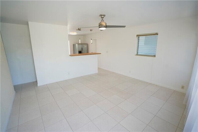 Building Photo - 1472 NE 30th Ct