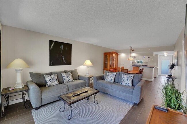 Foto del edificio - 8980 S Hollybrook Blvd