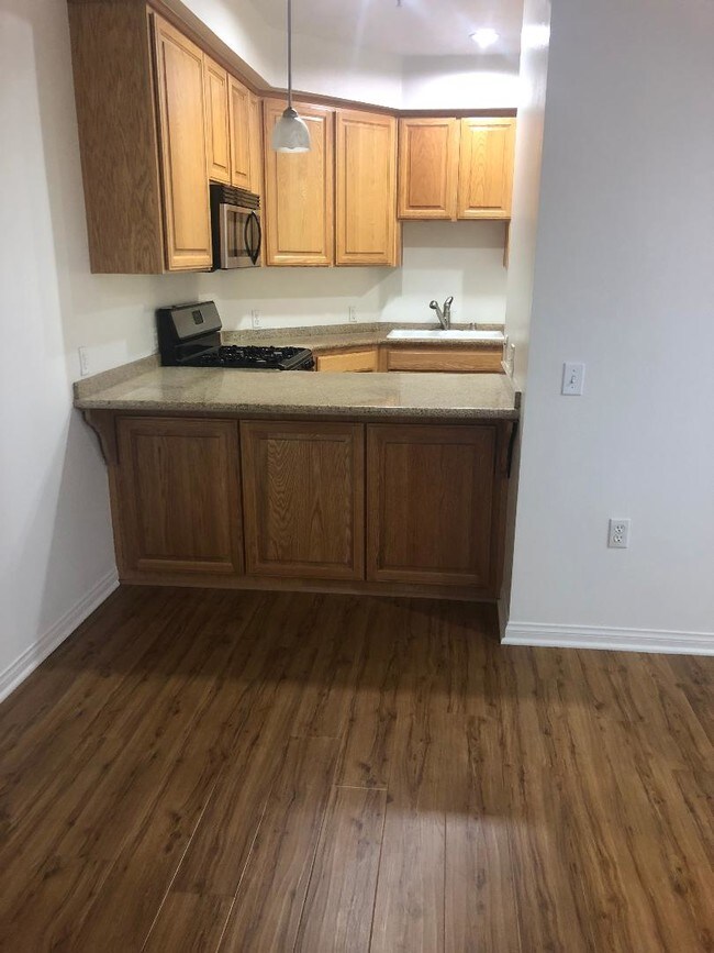 Building Photo - 4915 Whitsett Ave