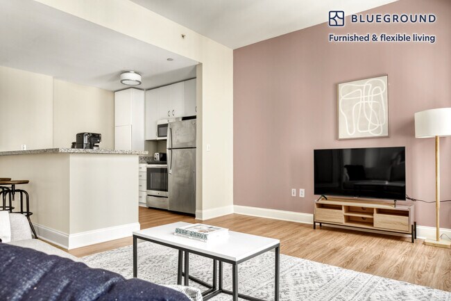 Foto del edificio - 612 Flower St