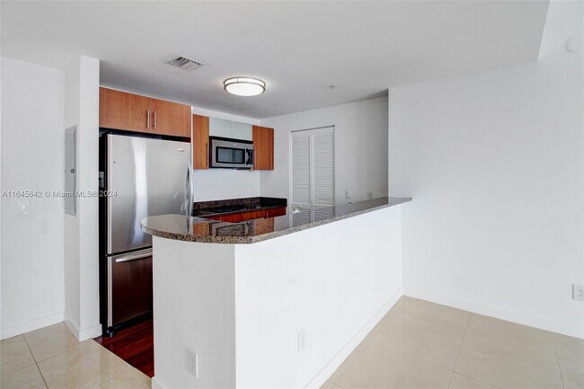 Foto del edificio - 300 S Biscayne Blvd