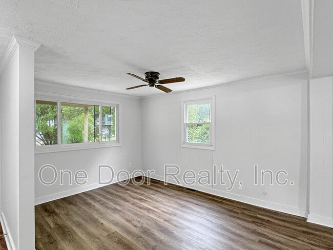 Building Photo - 165 Magruder Ave