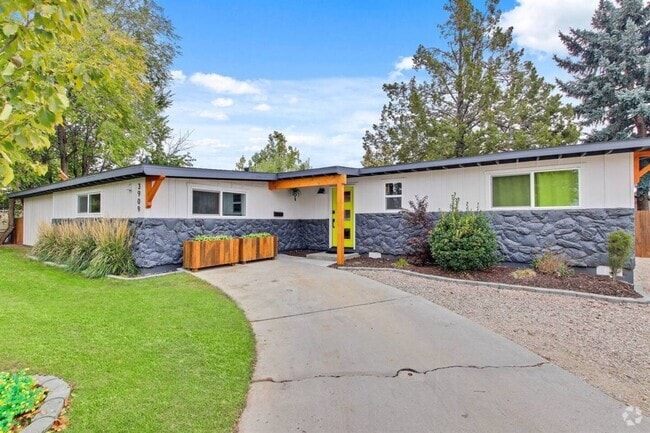 Building Photo - 3909 W Normandie Dr