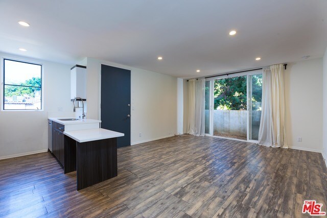 Building Photo - 622 Westmount Dr