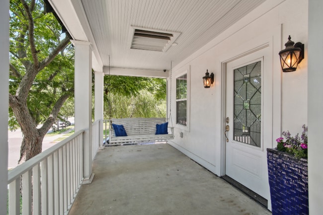 Foto del edificio - 5869 Colbert St