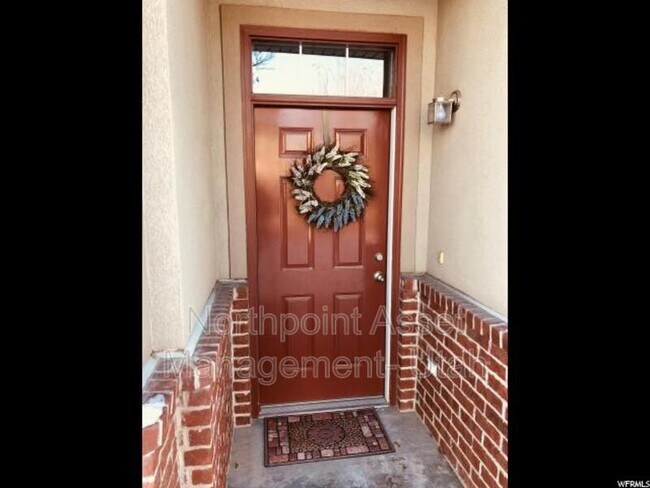 Building Photo - 489 Kent Dr