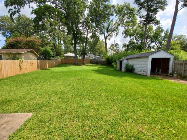 Building Photo - 720 Cecile Pl