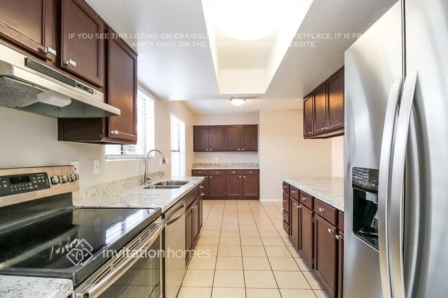 Building Photo - 1701 N Pleasant Dr