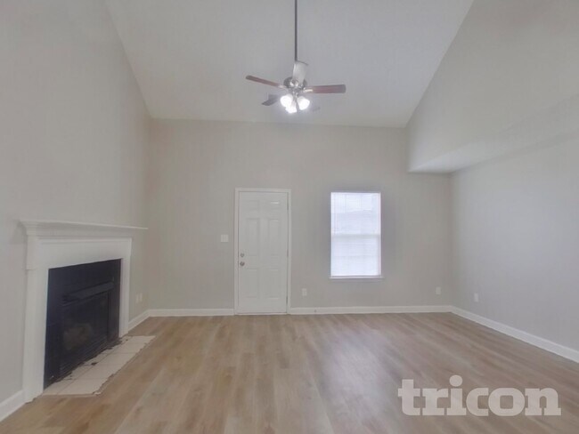 Foto del edificio - 4621 Aldersbrook Dr