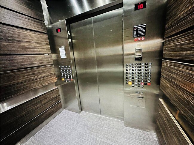 Foto del edificio - 55 W Church St