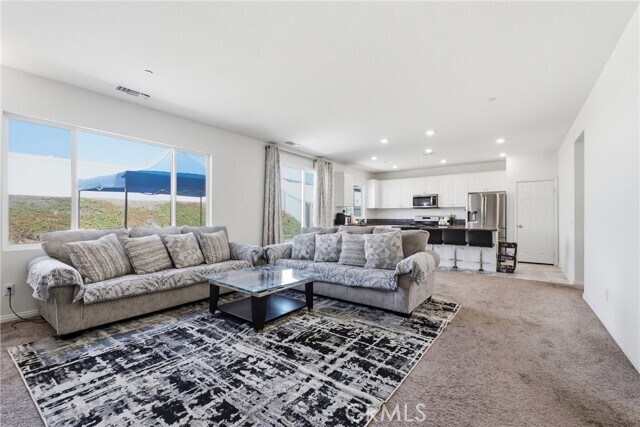 Foto del edificio - 27786 Bay Ave