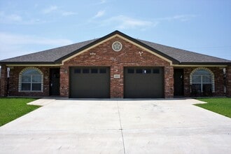 Building Photo - 4808 Heather Ln