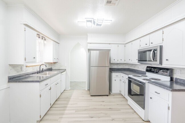 Foto del edificio - Bright and clean 3 bedroom home!
