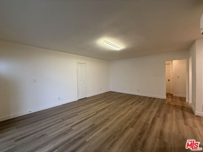 Building Photo - 314 S Clark Dr