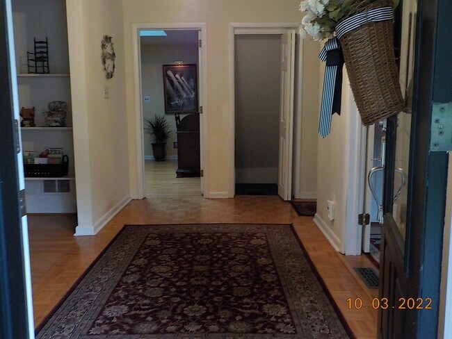Foto del edificio - 711 Ambleside Dr