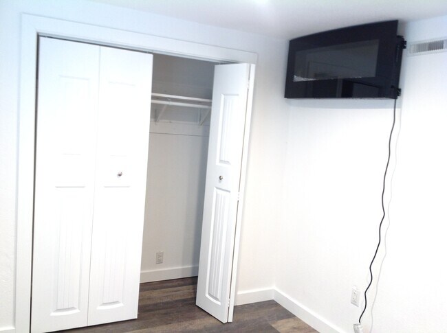 Foto del edificio - 8332 Loyal Way NW