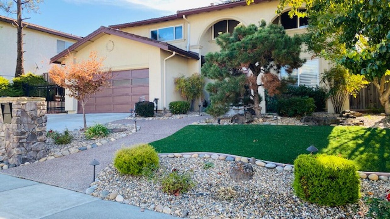 Primary Photo - Gorgeous 4BD/2.5BA, Two-Story Home in Casa...