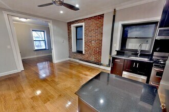 Building Photo - 434 W 52nd St