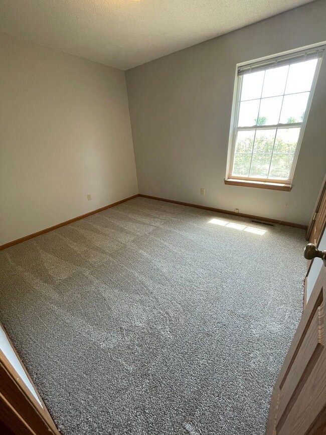 Foto del edificio - 3 bed/2 bath single- family home