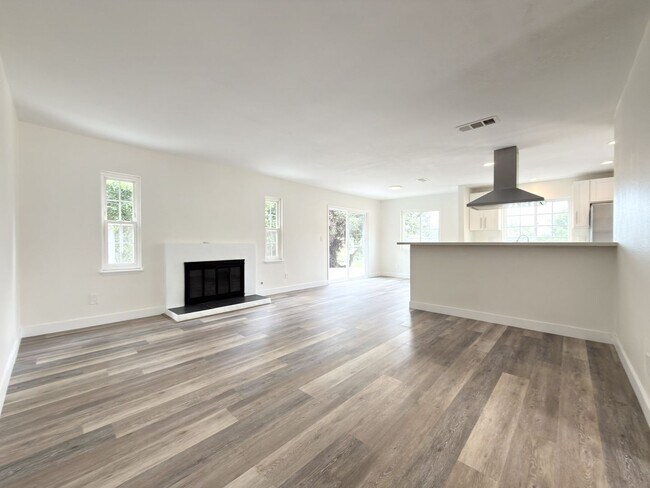 Building Photo - Charming Single Level in Carlsbad!