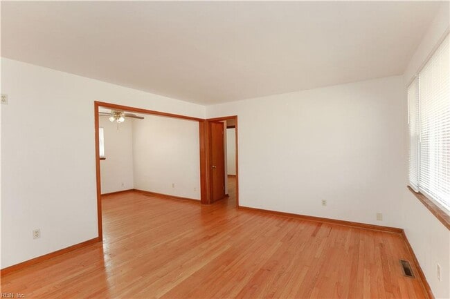 Photo - Hampton Duplex 2bed 1 bath House