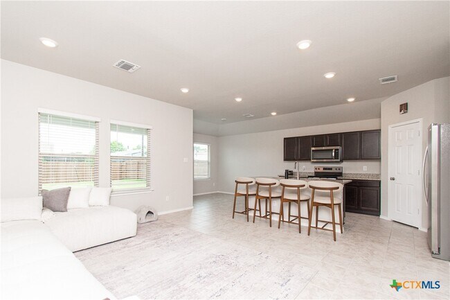 Foto del edificio - 1309 Prairie Clover Rd