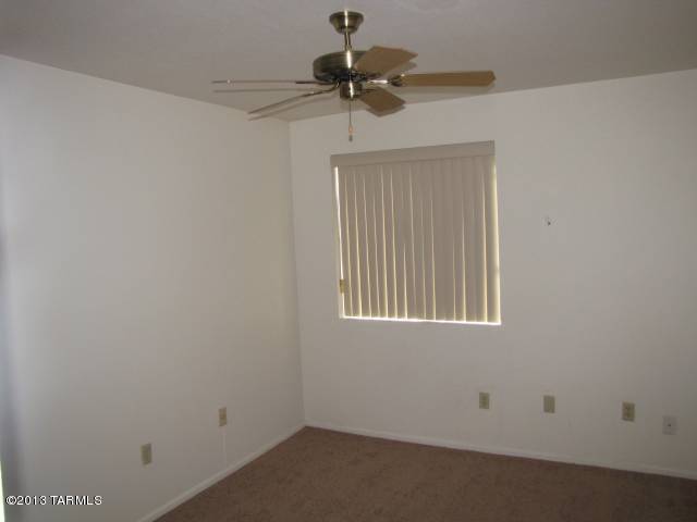 Building Photo - 283 E Ponderosa St