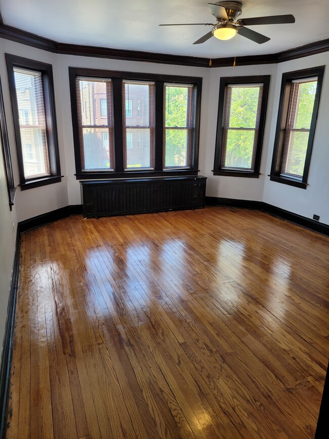 Building Photo - 8033 S Marshfield Ave