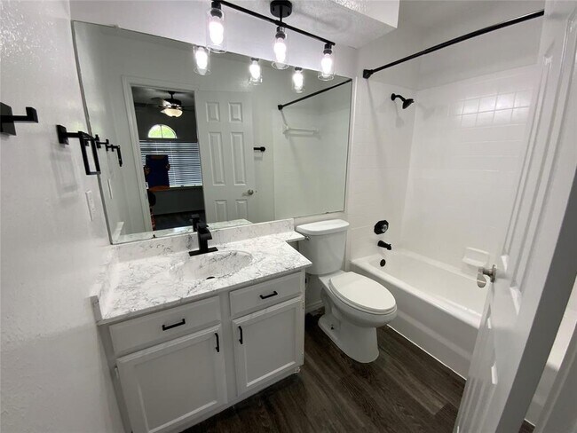 Foto del edificio - 9609 Dalewood Dr