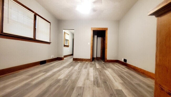 Building Photo - 1557 N 33rd St