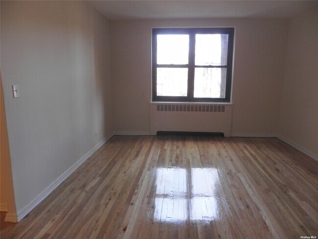 Building Photo - 21 Schenck Ave