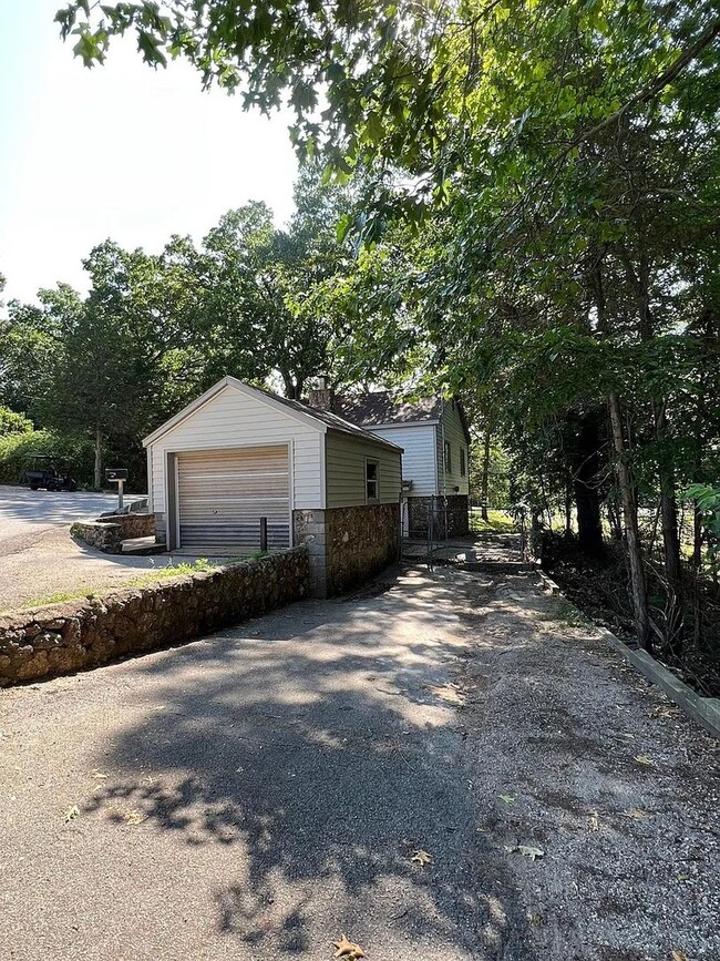 Foto del edificio - FOR RENT: Charming 2-Bed, 2-Bath Single-Fa...