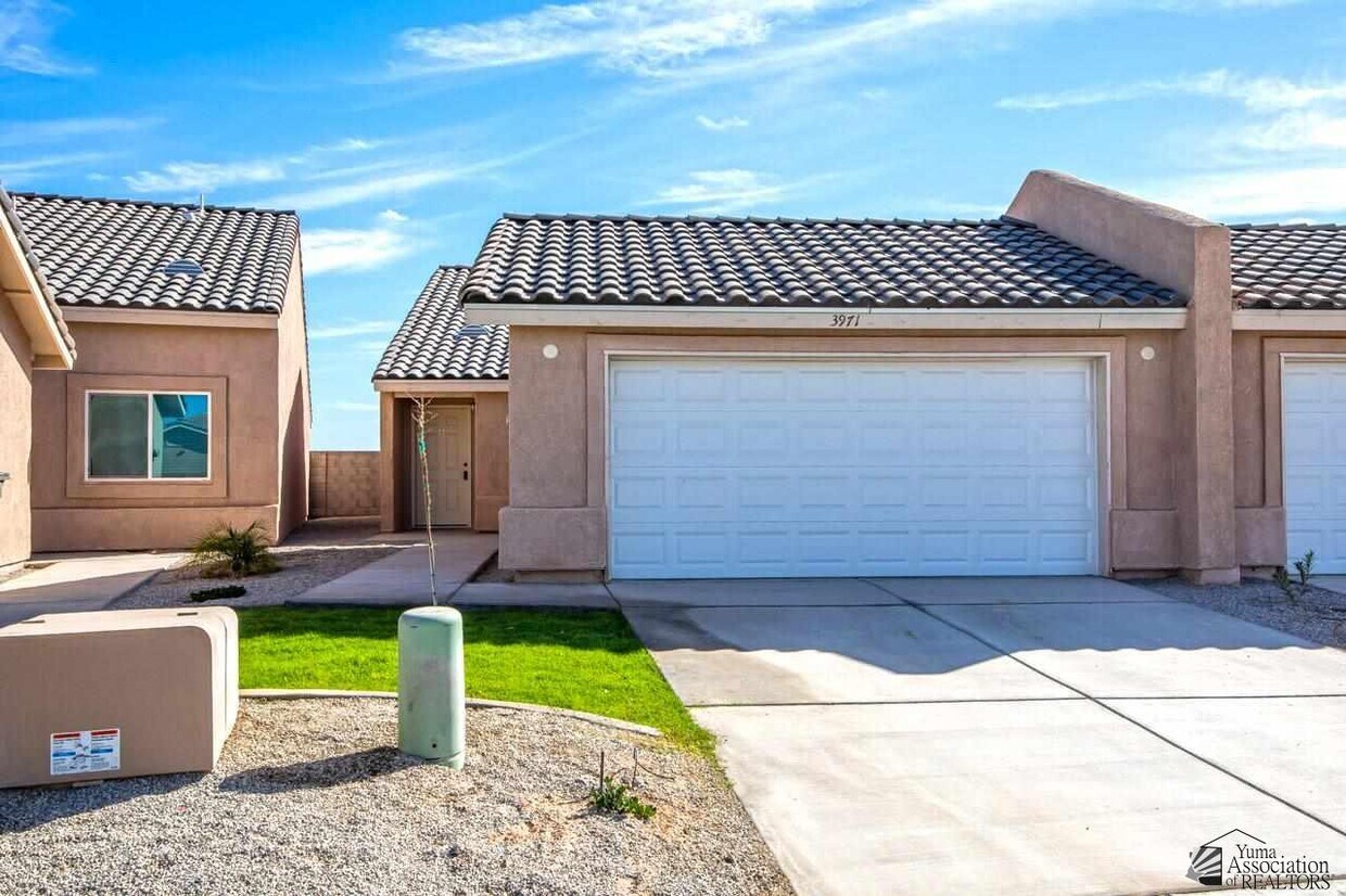 3971 S Desert Sky Dr, Yuma, AZ 85365 Condo for Rent in Yuma, AZ