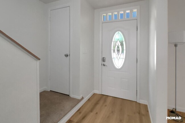 Foto del edificio - 4840 Autumn Leaf Ln
