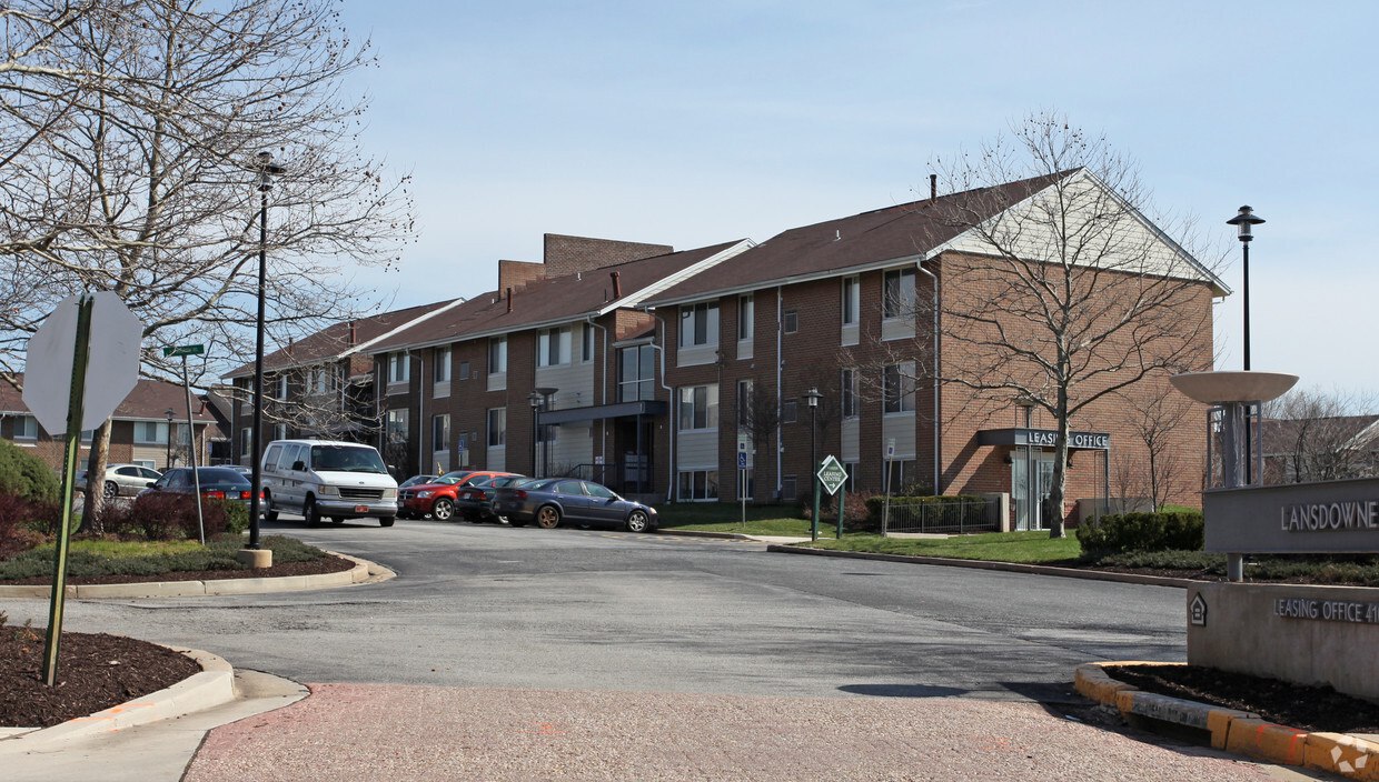 Primary Photo - Lansdowne Apartments