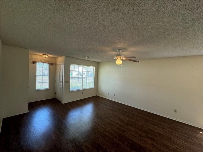 Building Photo - 317 S 11th Pl