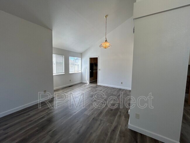 Foto del edificio - 2862 Conifer Dr