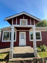 Building Photo - 109 S Ferry Ave