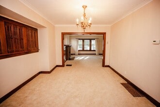 Building Photo - 1452 Rollins Rd Building Photo - 1452 Rollins Rd