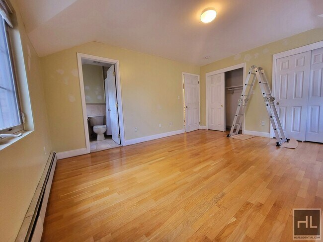 Foto del edificio - 39-03 CORPORAL KENNEDY ST