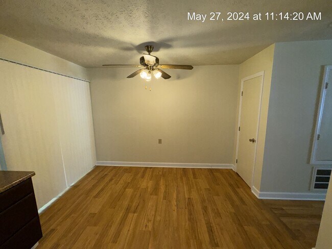 Building Photo - 5876 Aftonshire Dr