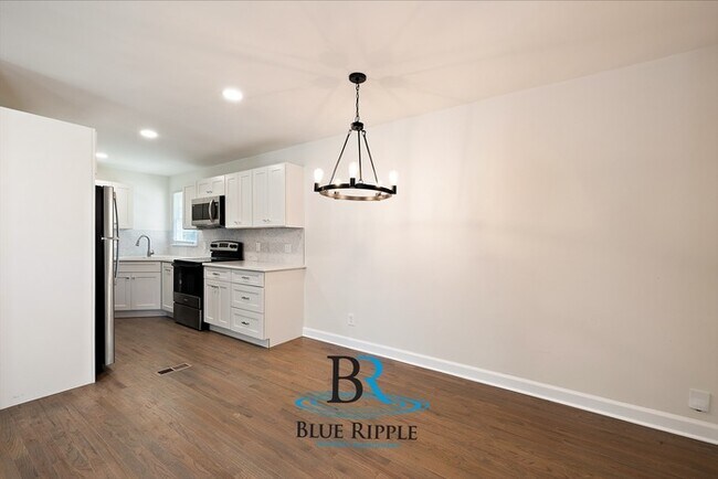 Building Photo - New Renovation and Prime Smyrna Location! ...